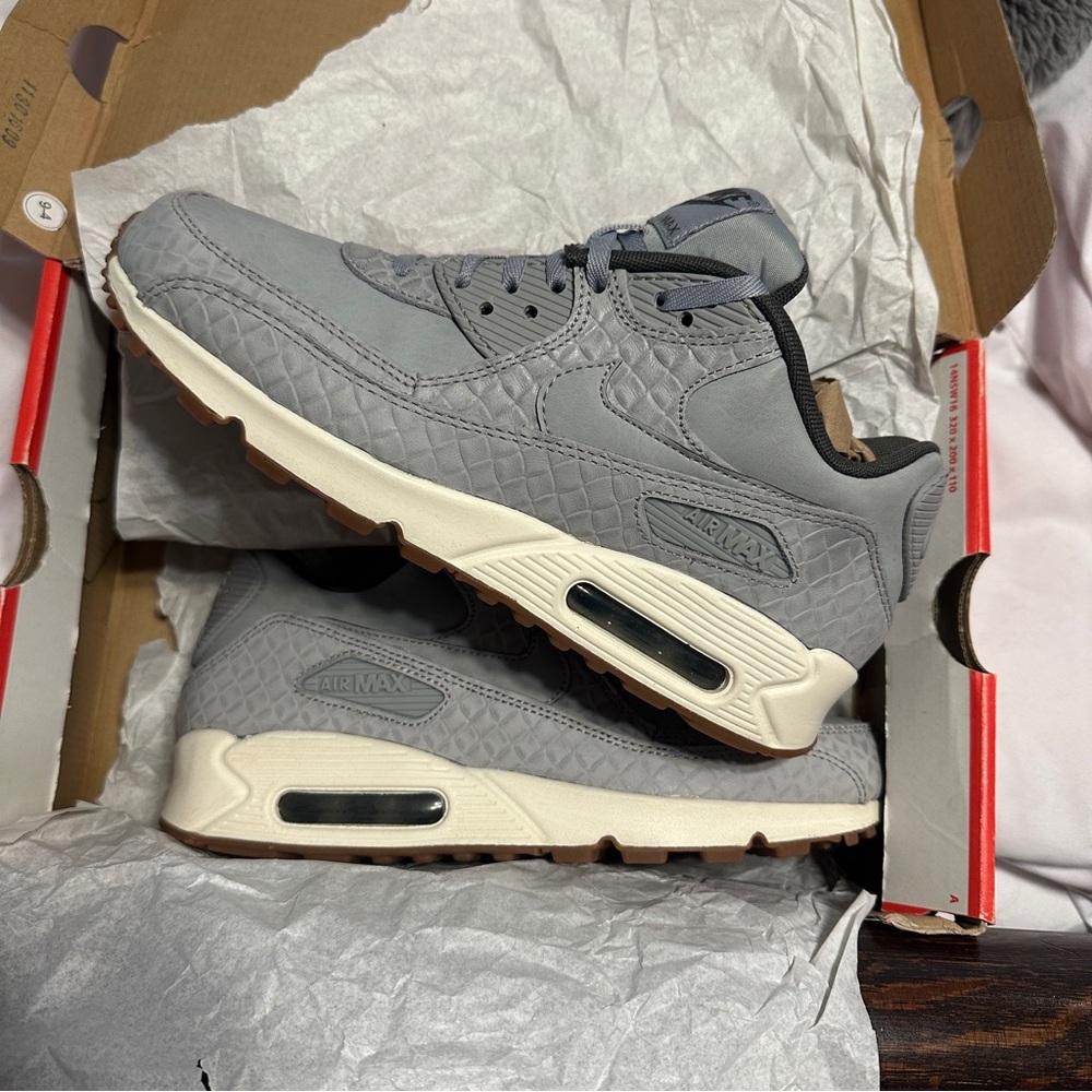 Nike air max grey